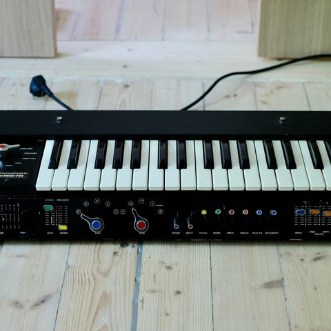 Korg Minikorg 700s