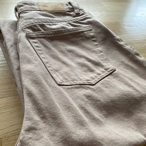 Monki Yoko high waist wide leg beige jeans. Str 28. Farge taupe