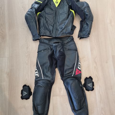 Dainese 2 delt skinndress str 52