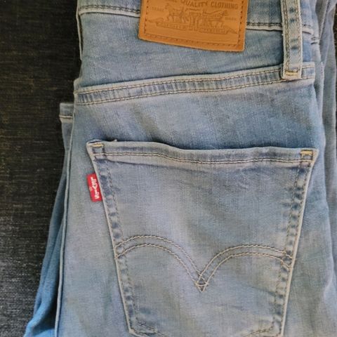 LEVIS Mile High Super Skinny Jeans str 25 selges pent brukt(Haster å få solgt!)
