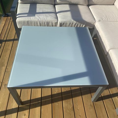 Sofabord med avtagbar/løs glassplate