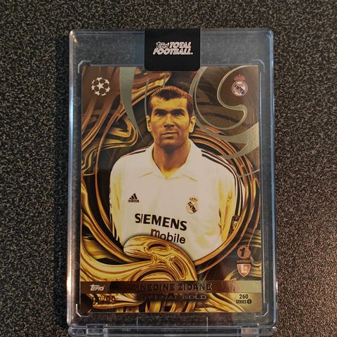 Zinedine Zidane /99 (99/99) Eternal Gold - Topps Total Football