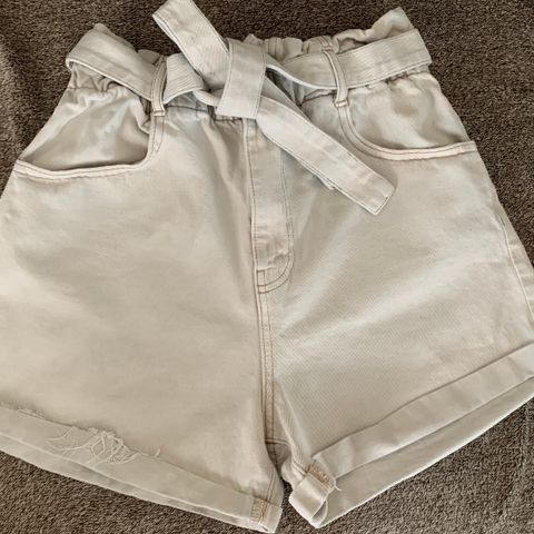 Paperbags  shorts, 34