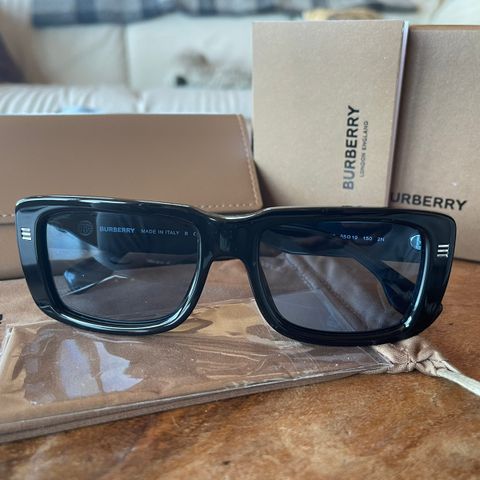 Burberry solbriller Unisex