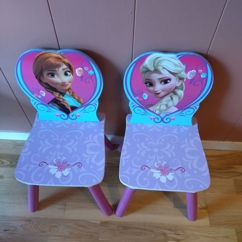 Elsa og Anna bord m/stoler