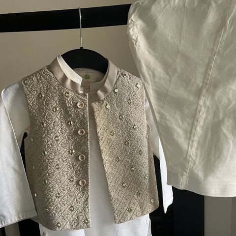 Shalwar kameez gutt str 98  / 3 år - 200 kr pr sett