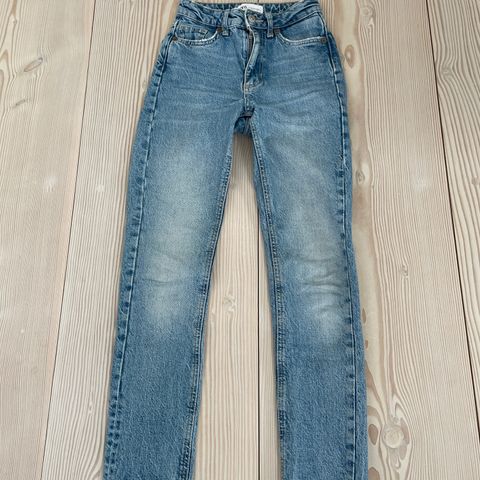 Jeans fra Zara str 32