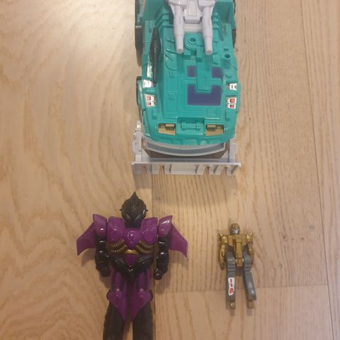 Transformers G1 Ultra Pretender Roadblock