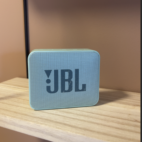 JBL GO Essential bærbar høyttaler