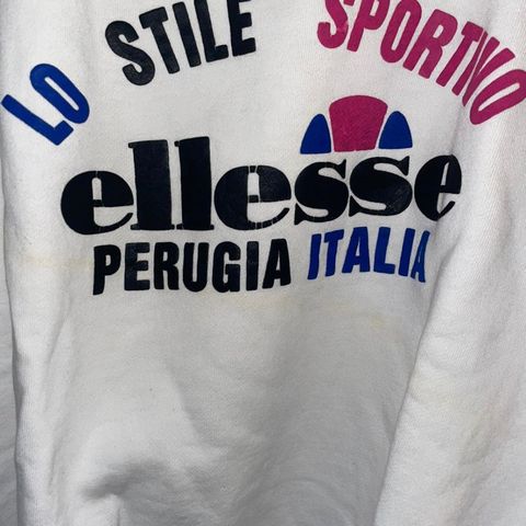 Vintage Ellesse sweatshirt selges BILLIG