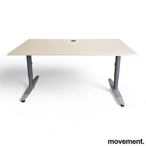 5 stk Skrivebord fra Kinnarps i hvitt / grått, T-serie, 160x80cm, pent brukt