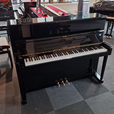 Petrof piano, modell P-118P1