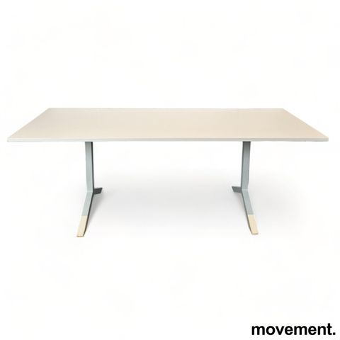 Konferansebord / møtebord / kantinebord i hvitt fra Lammhults, 200x80cm, pent br