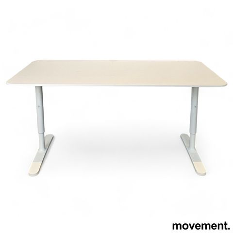IKEA Bekant skrivebord i hvitt, 160x80cm, T-ben i hvit, brukt