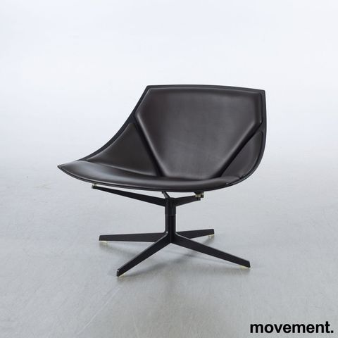 Loungestol fra Fritz Hansen, modell Space JL10, sort skinn / sort base, design: 