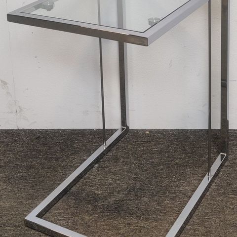2 stk Glassbord / Loungebord i klart, herdet glass og ramme i krom 62cm høyde, p