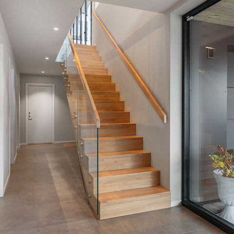 Moderne trapp med glass