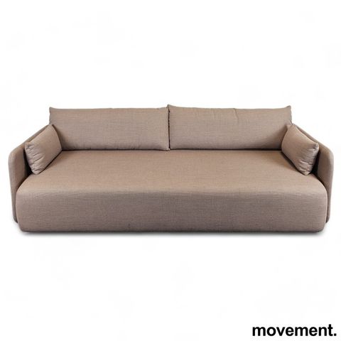 Loungesofa / sofa fra Audo Copenhagen, modell Offset, design: Norm Architects, l