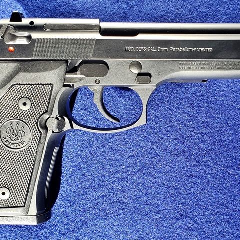 Beretta 92FS i 9mm
