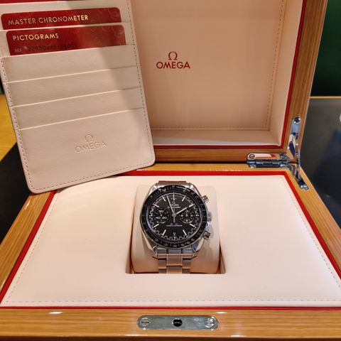 Omega Speedmaster Racing Co-Axial Master Chronomaster