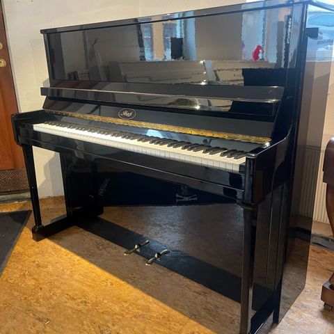 Meget pent Ibach piano selges! Gratis frakt ut juni 2024!