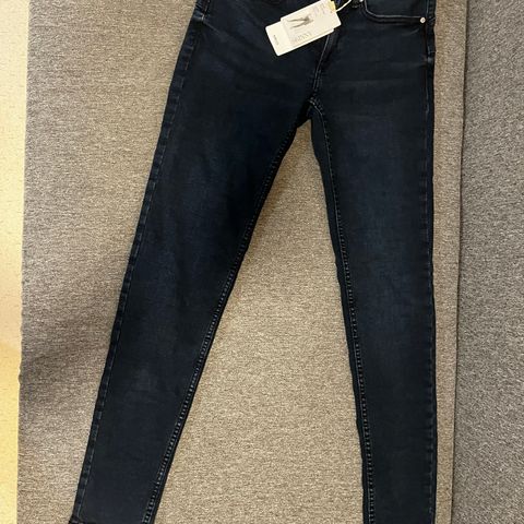 Push-up Jean by Mango (size 36)