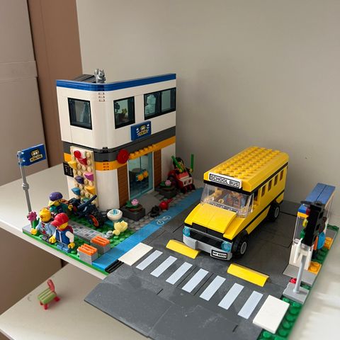 Lego city skoledag