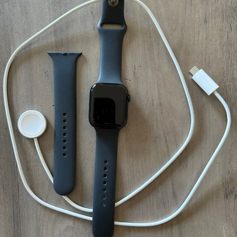 Apple Watch Series 8, 45mm, GPS + Cellular / 4G