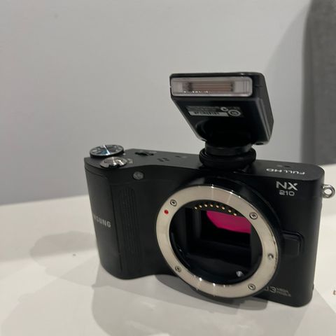 Samsung NX 210 full HD smart kamera
