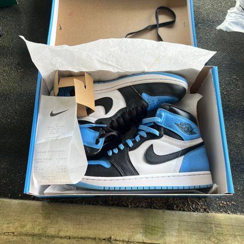 Air Jordan 1 Retro High OG UNC Toe