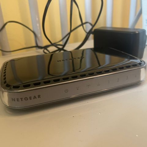 Netgear N150 wifi router i god stand