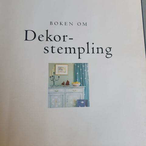 Boken om dekorstempling