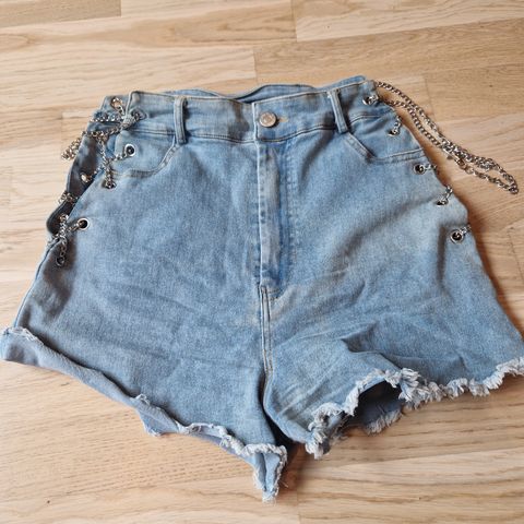 Dongeri Shorts fra Dolls Kill