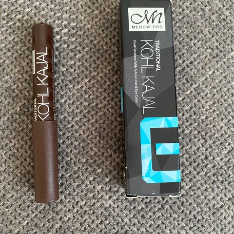 Sminke brun eyeliner 200kr