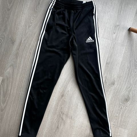 Bukse fra Adidas