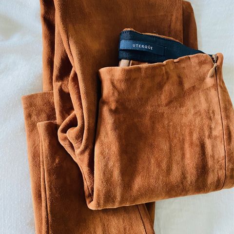 Suede leather pants from Uterqüe