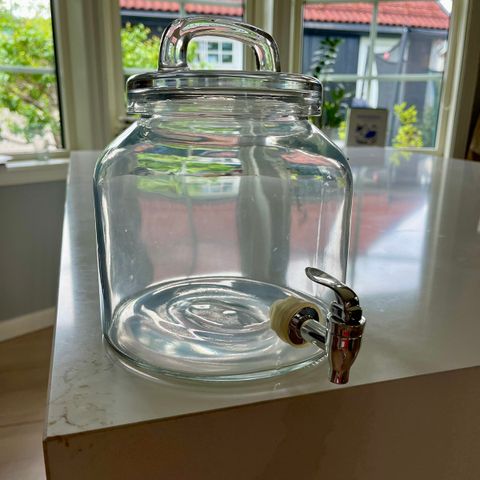 Beverage dispenser