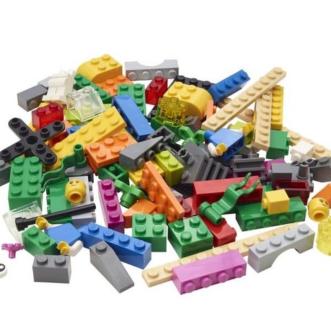Kasse med lego ønskes til skoleklasse