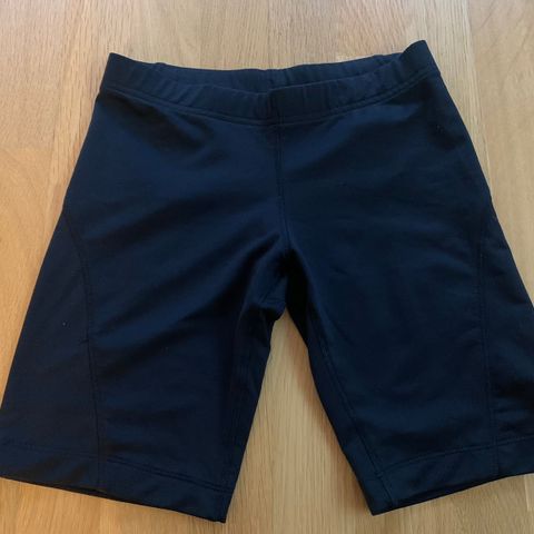 Lite brukt Asics shorts. Svart. str xs. kr 200