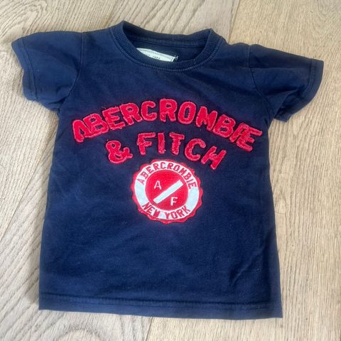 Abercrombie & Fitch t-skjorte str 74/80