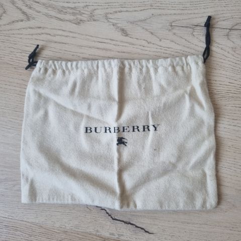 Burberry dust and storage bag 18.5cm/ 23.5cm