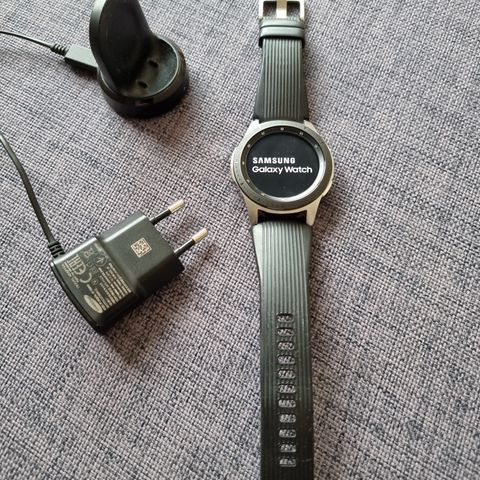 Samsung Galaxy Watch 46mm LTE med lader