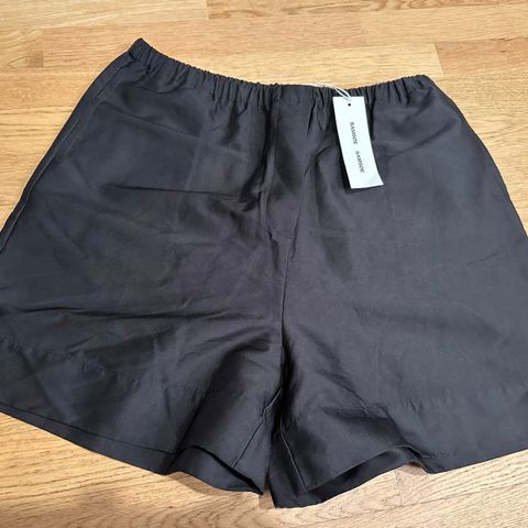 Ny shorts fra samsøe str XL