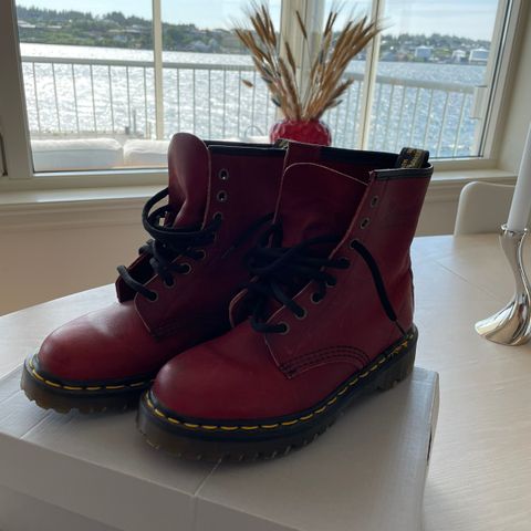 Dr. Martens cherry red  Unisex Vintage boots