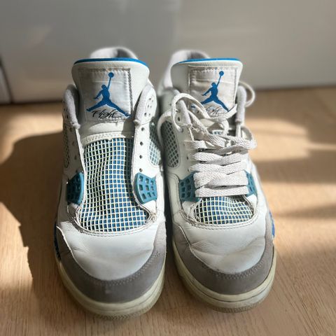 Air Jordan 4 Retro