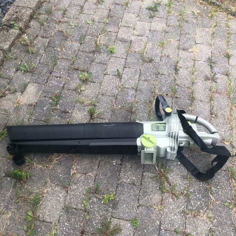 LAWNMASTER BVB3001AE Løvblåser/suger