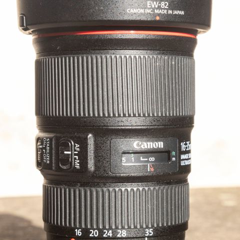 Kjempetilbud på nesten ubrukt; Canon zoom vidvinkel EF 16-35 mm, f4, L IS USM