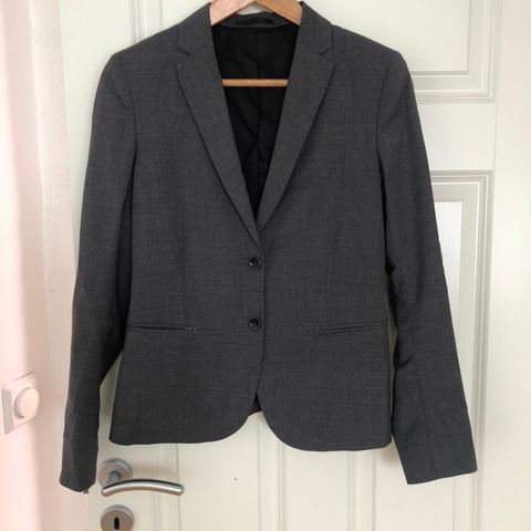 Klassisk blazer i ull fra core collection Filippa K