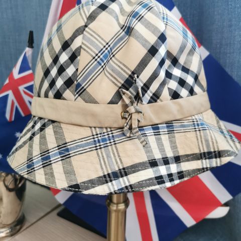 Sommer hatt (Classic Burberry style 🇬🇧)