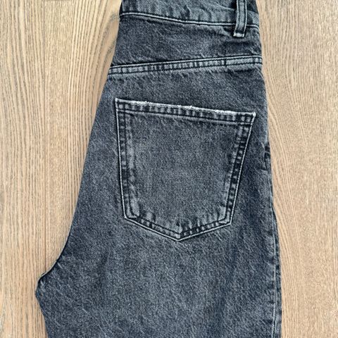 Gråsvart «steinvasket» ZARA olabukse - jeans str EUR:34, selges!